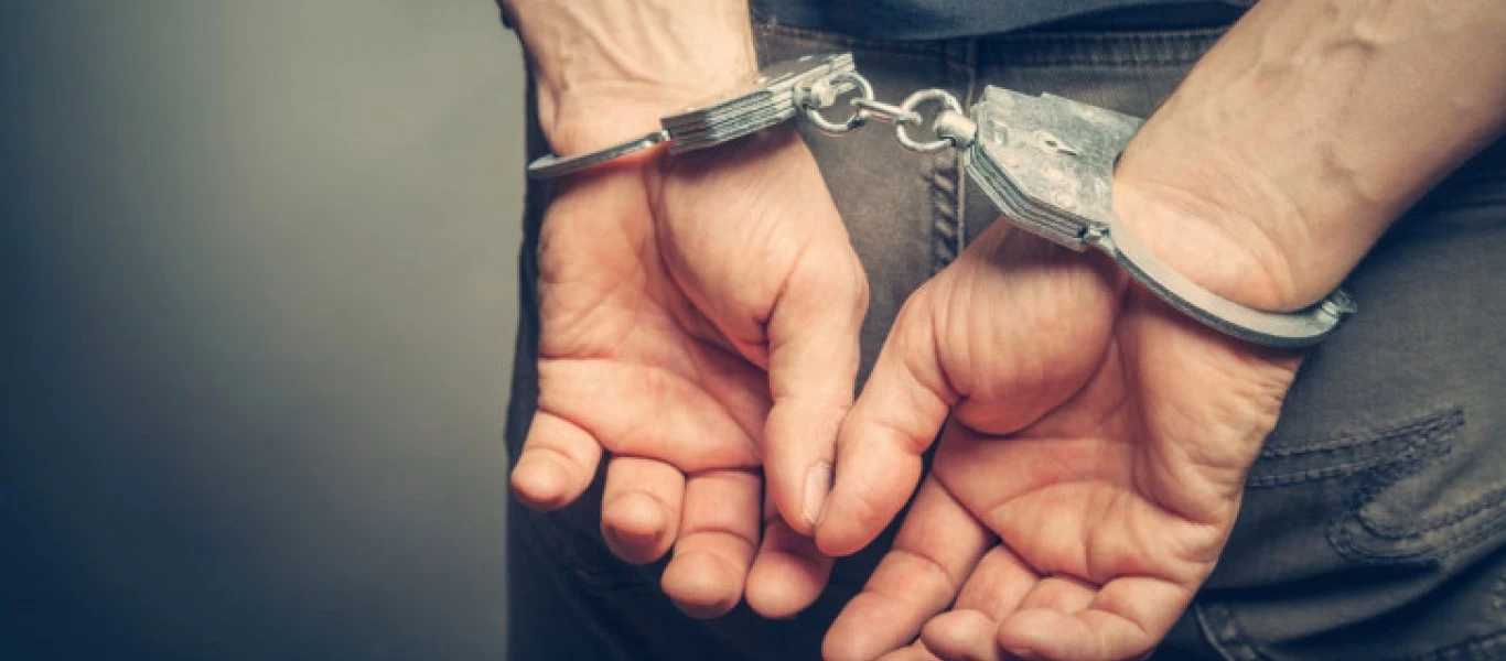 Πάτρα: Κατηγορεί τον πρώην σύντροφό της για κακοποίηση - Καταγγέλλει ότι την τραυμάτισε με μαχαίρι